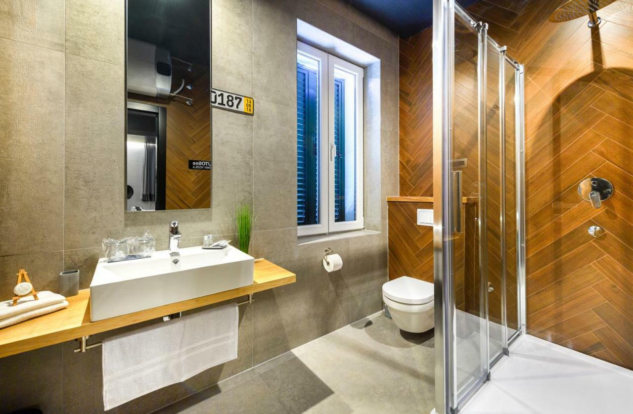 Split Industrial Design Rooms מראה חיצוני תמונה